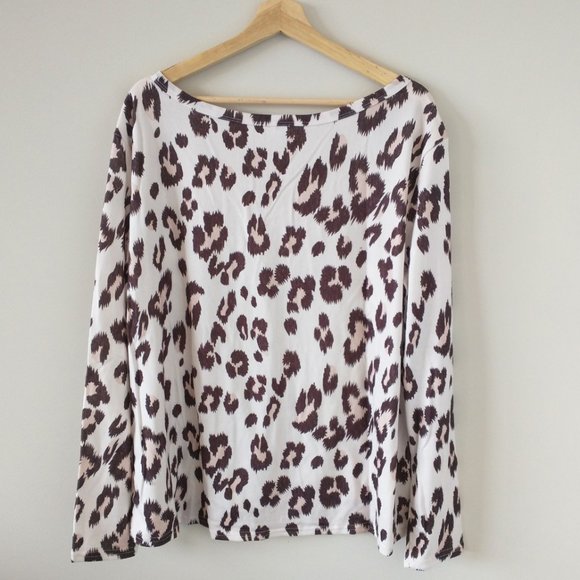 Last One Size large! Leopard Print V Neck Loungewear Shorts + Top - Picture 5 of 10
